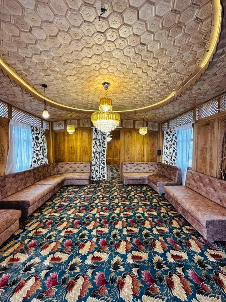 The Heritage Safina Group Of Houseboats Сринагар Экстерьер фото